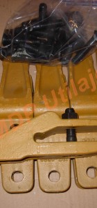 Dinte central buldoexcavatoare Komatsu ITR